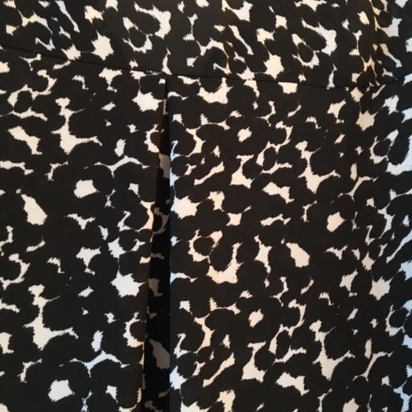 Chaus Flowy Print Blouse - Picture 5 of 5